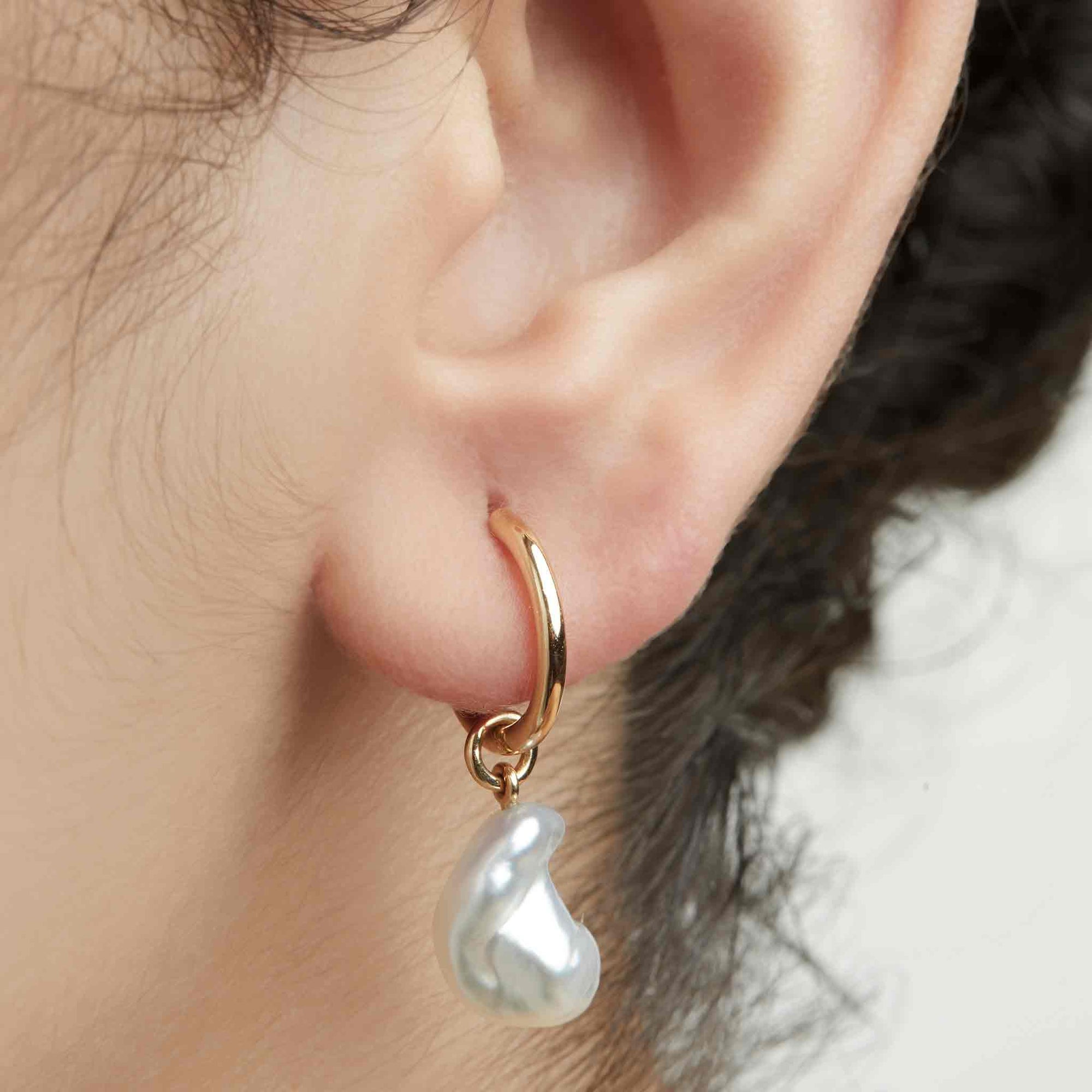 Sandralexandra Jewellery Pomegranate & Black Pearl Earrings - 18k gold  plated brass/pearl on Garmentory | Black pearl earrings, Black pearl,  Jewelry